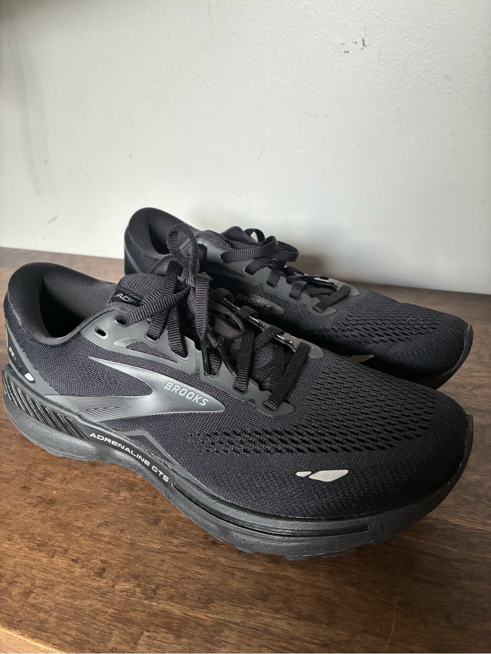 Brooks Adrenaline GTS 23 Shoes Womens 11 Black Running Sneakers